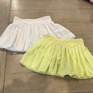 Old Navy White and Light Yellow Skorts